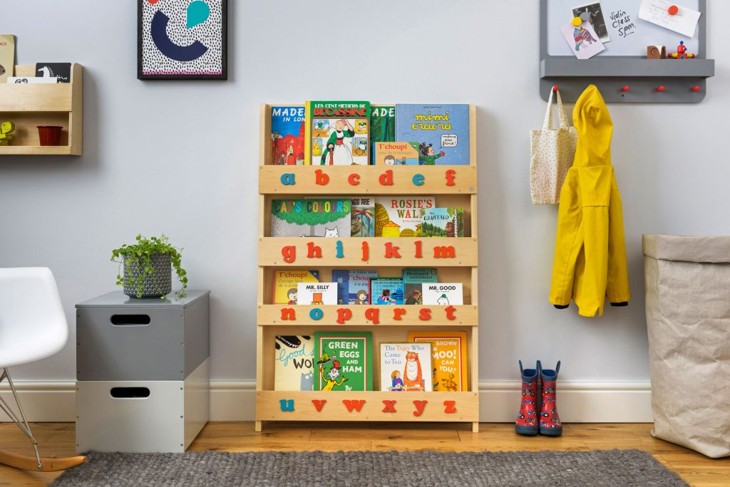 montessori, montessori bookcase, tidy books, kids bookcase