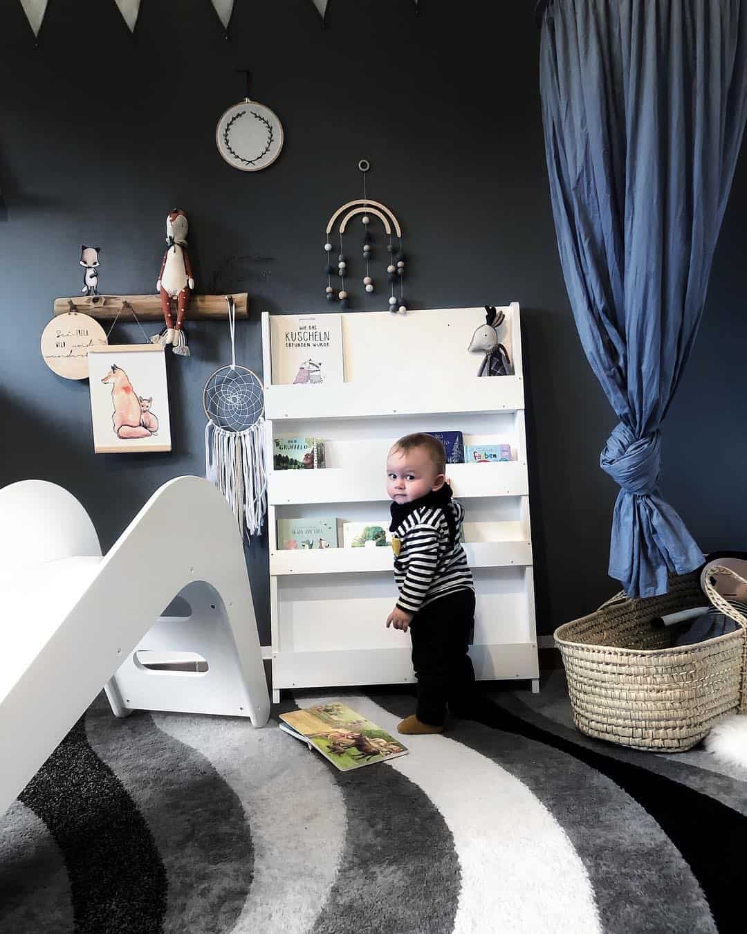 1 year old must haves - the Tidy Books kids bookcase